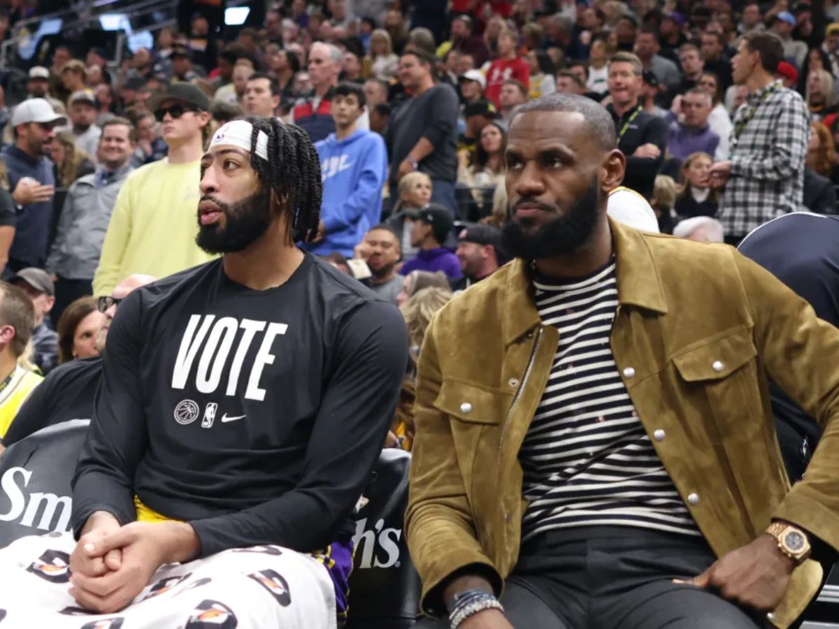 Lebron James' Quirky Handshake With D'angelo Russell Is Now Viral On 